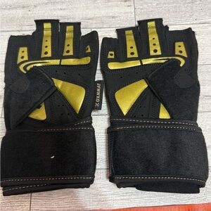 GXMMAT Non-Slip Breathable Workout Gloves